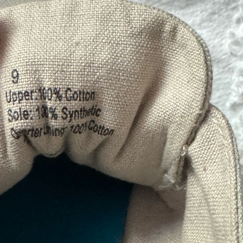 Blowfish Malibu Pull On Sneakers Shoes Cotton size 9 Frayed Edge Elastic Laces - Picture 8 of 8